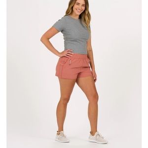 Vuori Womens Dash Short in Cinnamon